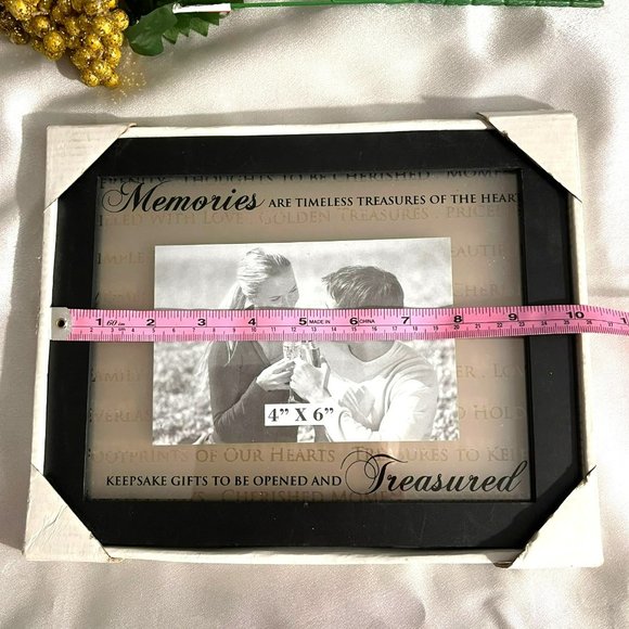 Black border 4" x 6" picture frame - Picture 5 of 7